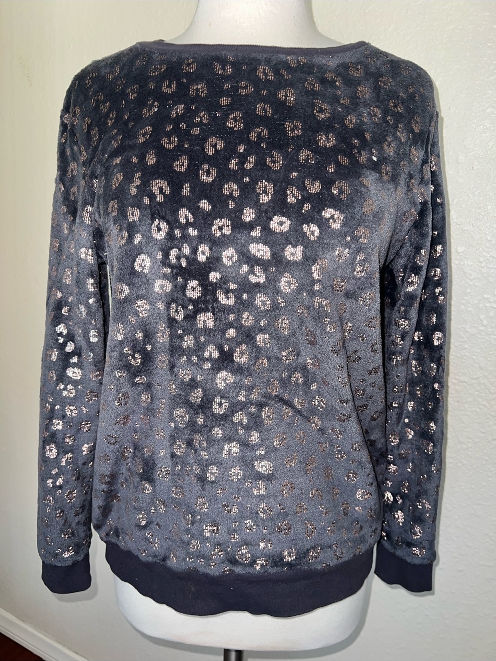 Cozy Leopard Print Fur Pull-over